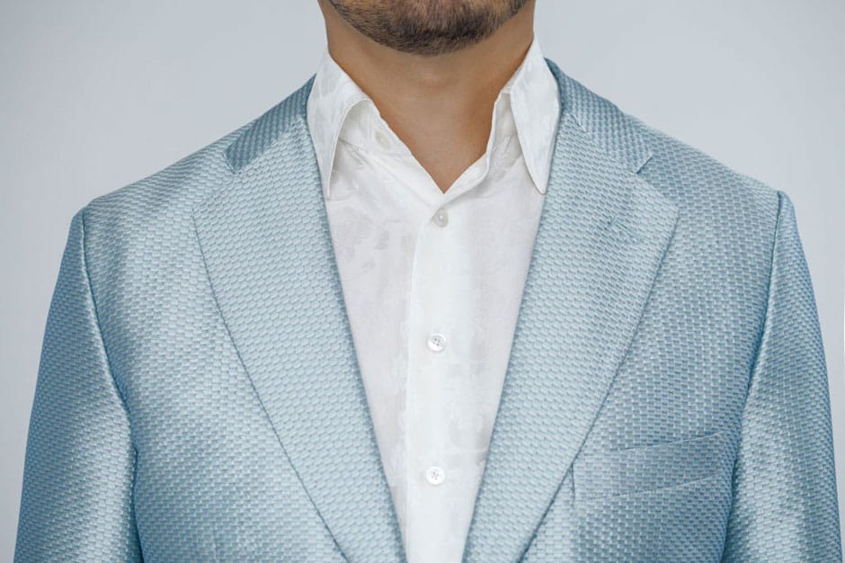 Sakko aus Seiden-Piqué kombiniert mit einem Maßhemd aus Seidenjacquard von Egon Brandstetter Maßschneider Berlin