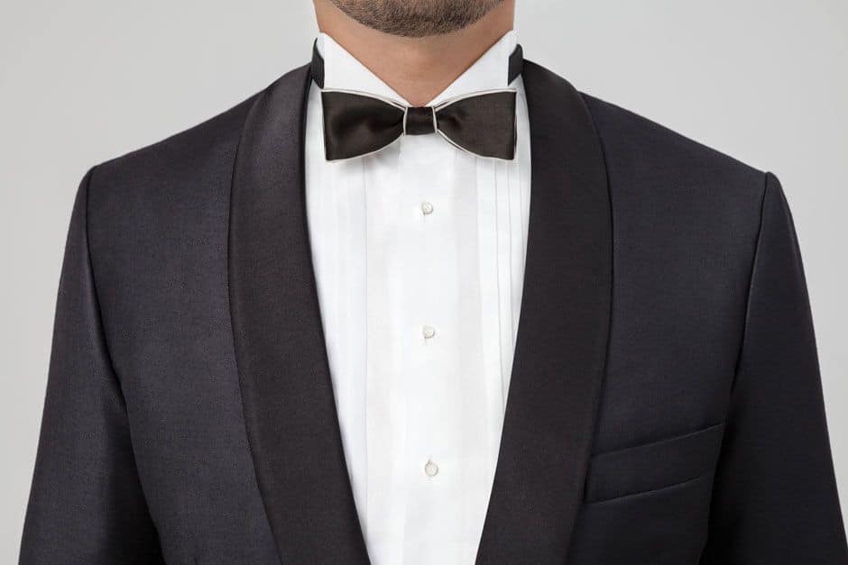 Maßgeschneiderter Smoking mit echtem Seidenspiegelrevers kombiniert mit Smoking Hemd von Egon Brandstetter Maßschneider Berlin